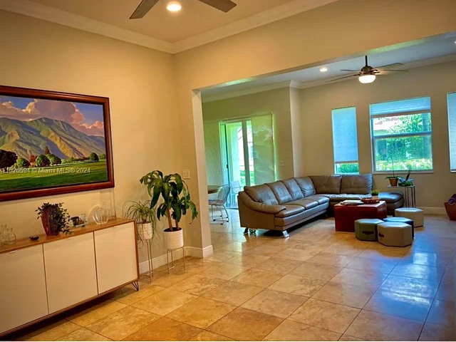 6054 NW 116th Dr, Coral Springs FL 33076