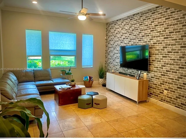 6054 NW 116th Dr, Coral Springs FL 33076