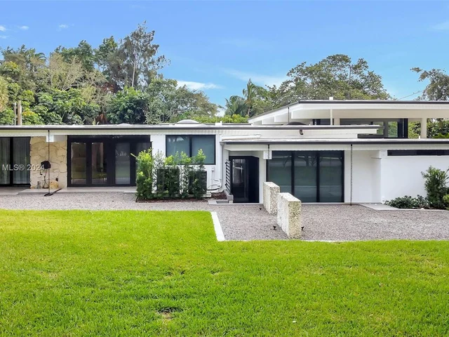 12101 Rock Garden Ln, Pinecrest FL 33156