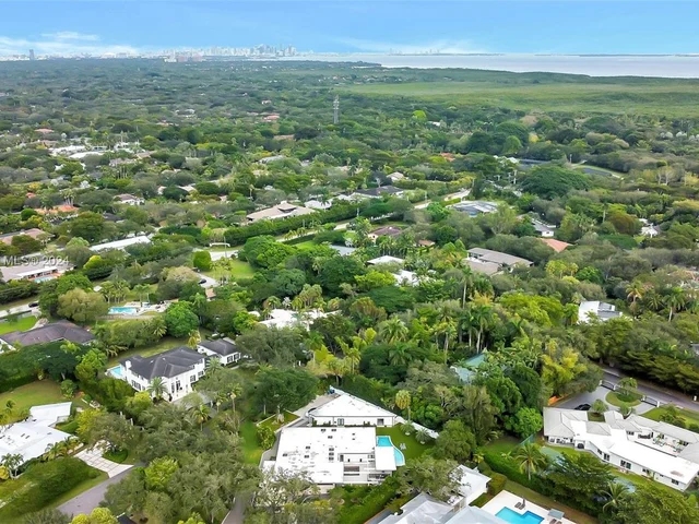 12101 Rock Garden Ln, Pinecrest FL 33156