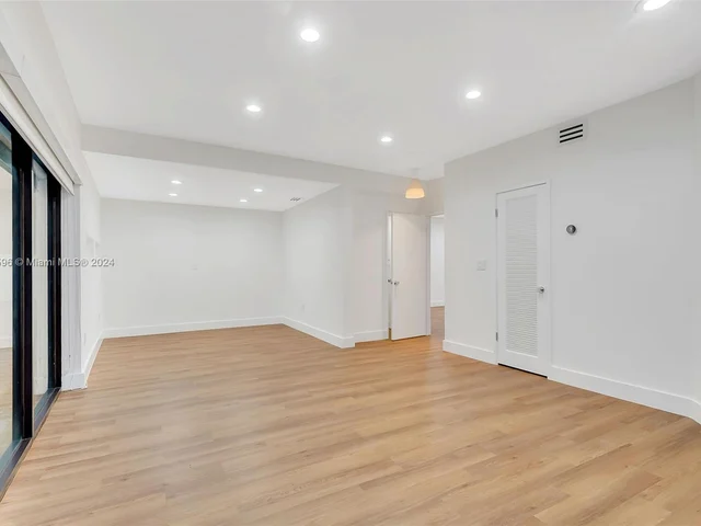 12101 Rock Garden Ln, Pinecrest FL 33156