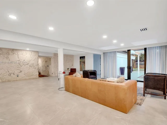 12101 Rock Garden Ln, Pinecrest FL 33156