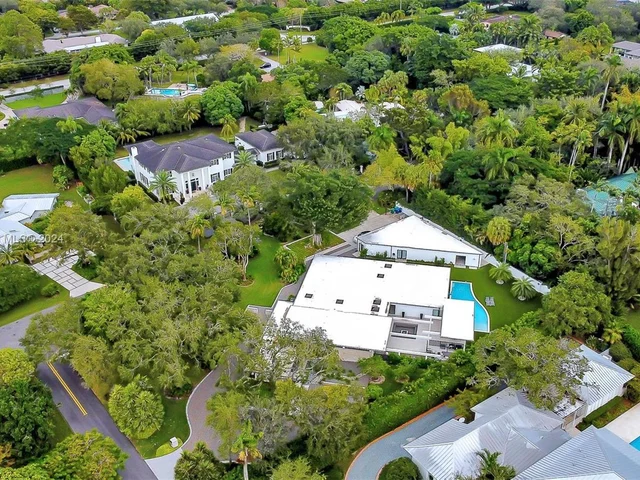 12101 Rock Garden Ln, Pinecrest FL 33156