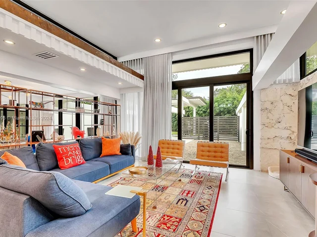 12101 Rock Garden Ln, Pinecrest FL 33156