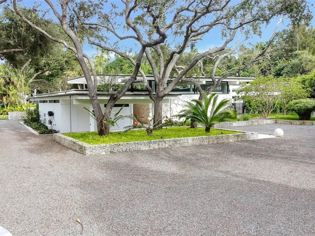 12101 Rock Garden Ln, Pinecrest FL 33156