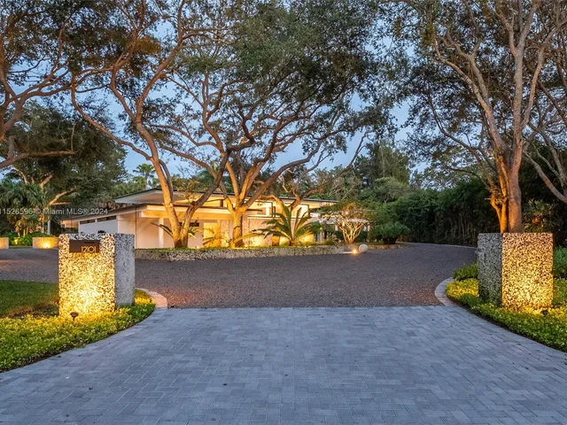 12101 Rock Garden Ln, Pinecrest FL 33156