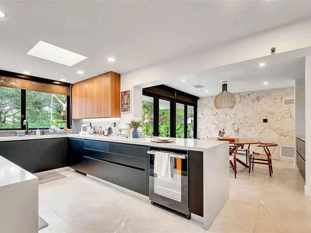 12101 Rock Garden Ln, Pinecrest FL 33156