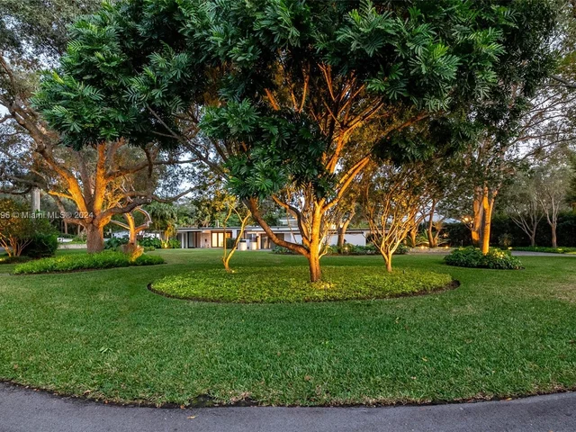 12101 Rock Garden Ln, Pinecrest FL 33156