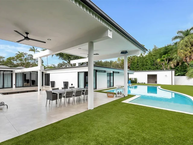 12101 Rock Garden Ln, Pinecrest FL 33156