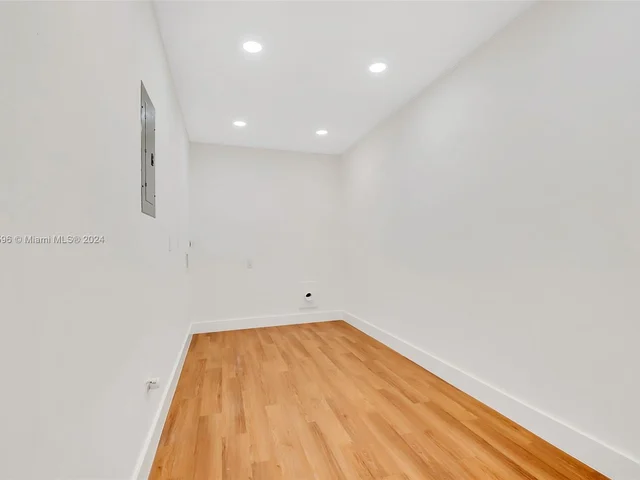 12101 Rock Garden Ln, Pinecrest FL 33156