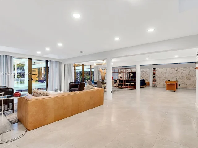 12101 Rock Garden Ln, Pinecrest FL 33156