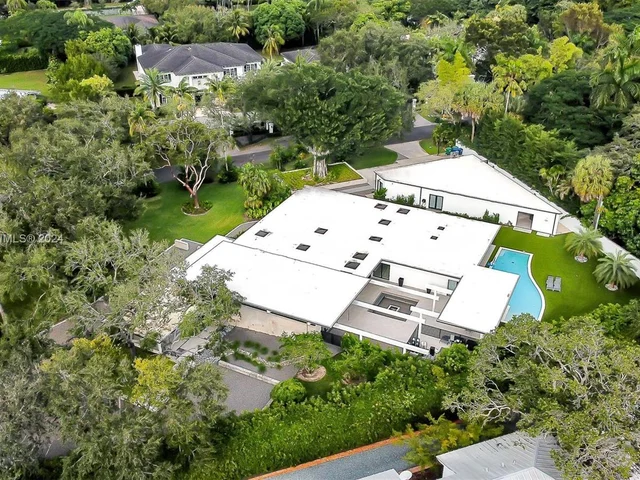 12101 Rock Garden Ln, Pinecrest FL 33156