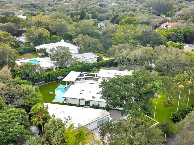 12101 Rock Garden Ln, Pinecrest FL 33156