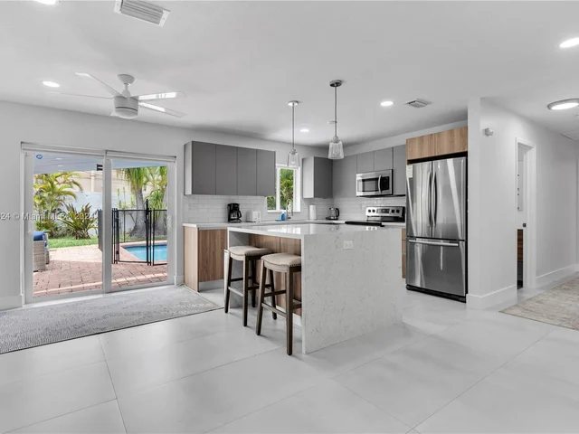 617 NW 30th Ct, Wilton Manors FL 33311