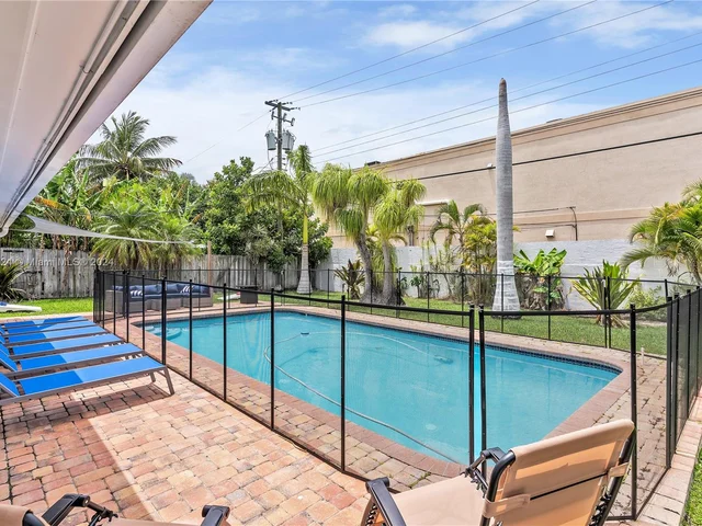 617 NW 30th Ct, Wilton Manors FL 33311