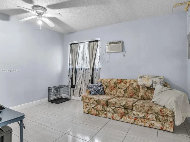 1227 N E St, Lake Worth FL 33460