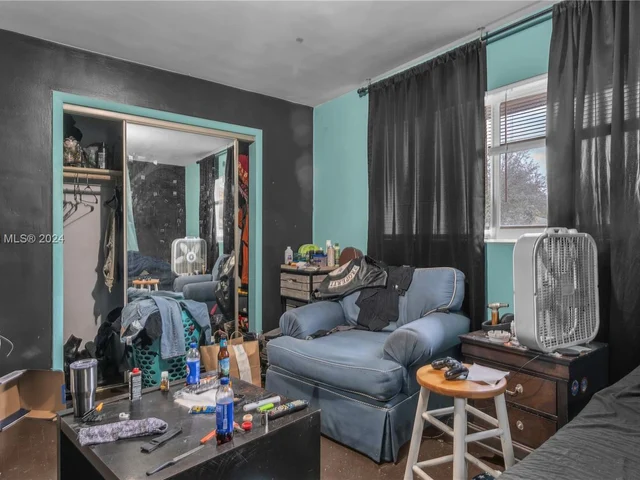 1227 N E St, Lake Worth FL 33460