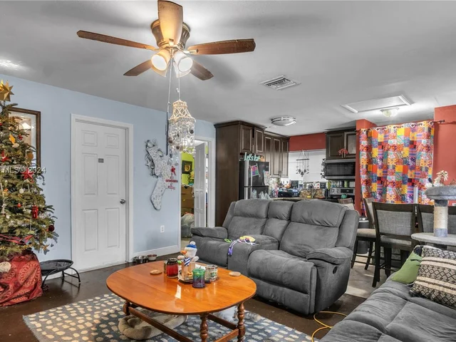 1227 N E St, Lake Worth FL 33460