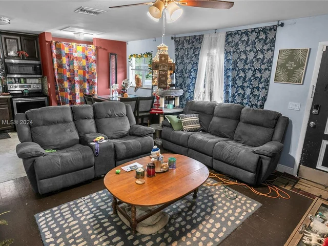 1227 N E St, Lake Worth FL 33460