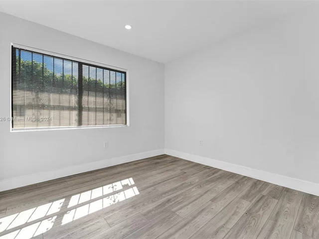 1932 NW 2nd Ct, Miami FL 33136