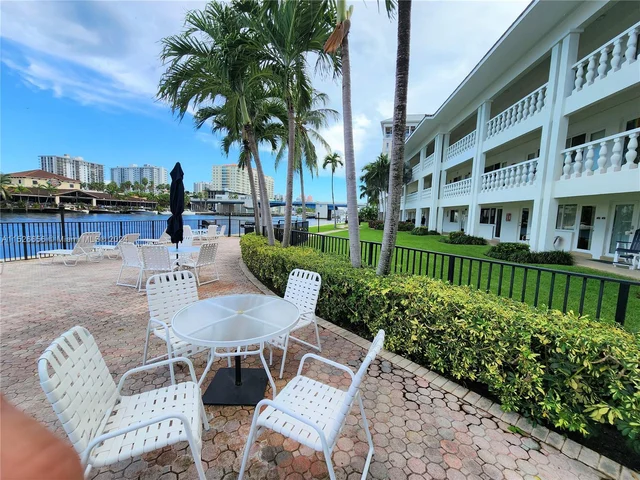 2881 NE 32nd St # 318, Fort Lauderdale FL 33306