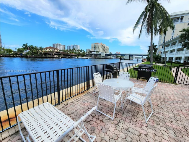 2881 NE 32nd St # 318, Fort Lauderdale FL 33306