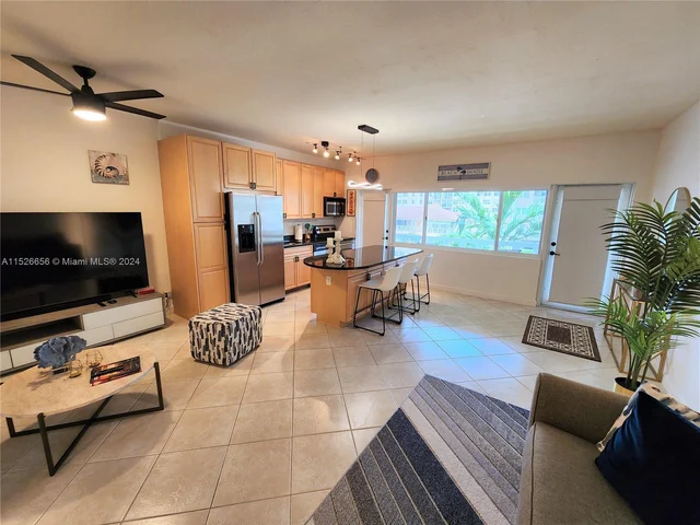 2881 NE 32nd St # 318, Fort Lauderdale FL 33306