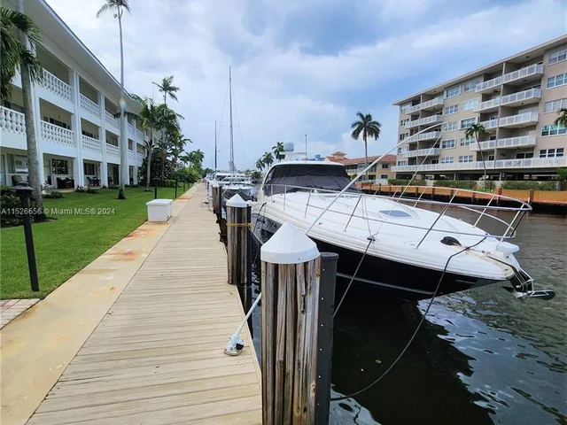 2881 NE 32nd St # 318, Fort Lauderdale FL 33306