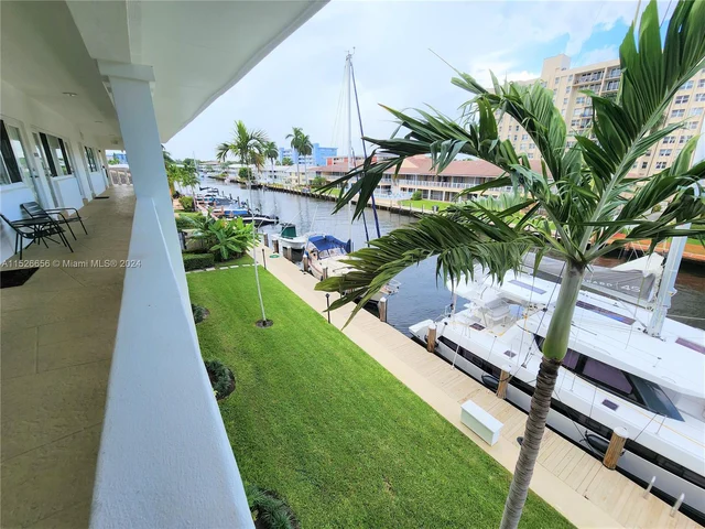 2881 NE 32nd St # 318, Fort Lauderdale FL 33306