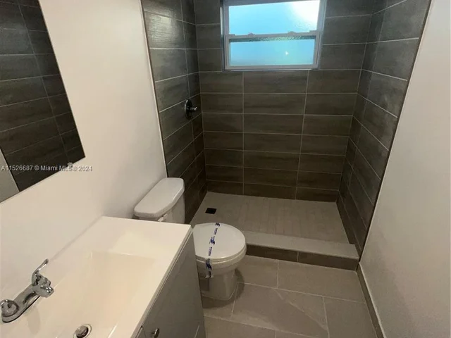 6420 Washington St, Hollywood FL 33023