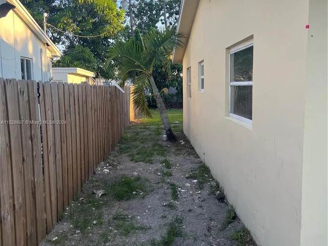 6420 Washington St, Hollywood FL 33023