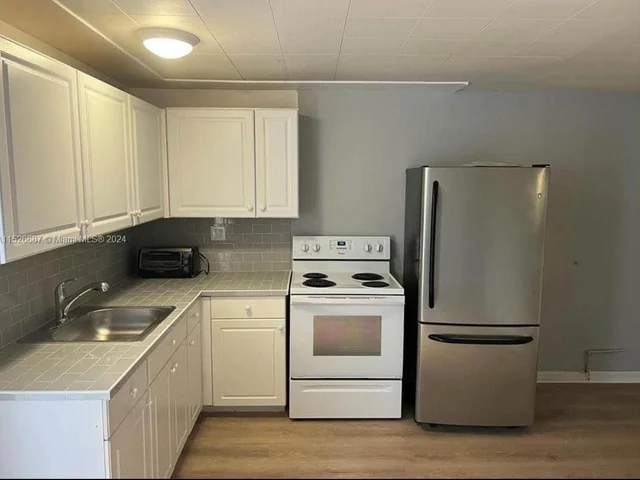 6420 Washington St, Hollywood FL 33023