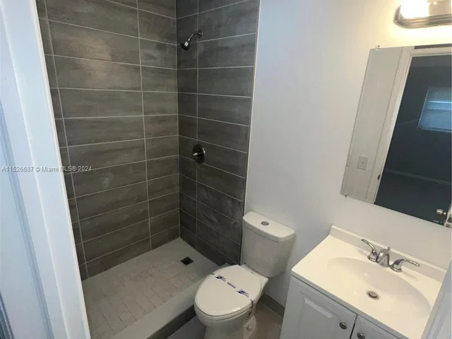 6420 Washington St, Hollywood FL 33023