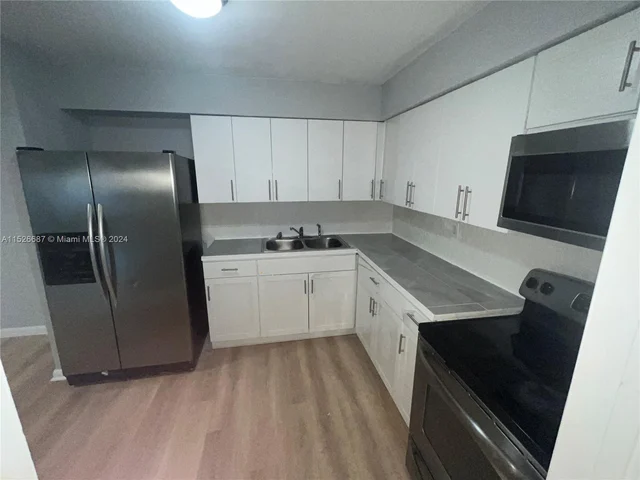 6420 Washington St, Hollywood FL 33023