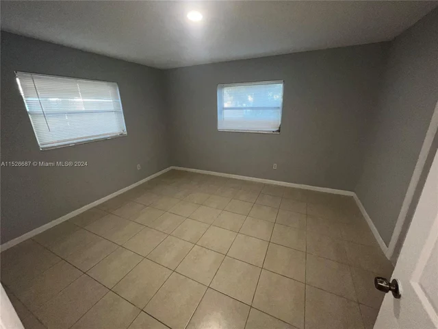 6420 Washington St, Hollywood FL 33023