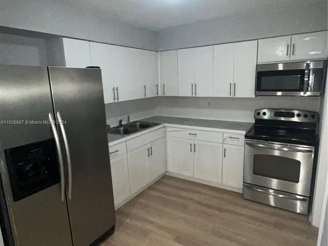 6420 Washington St, Hollywood FL 33023