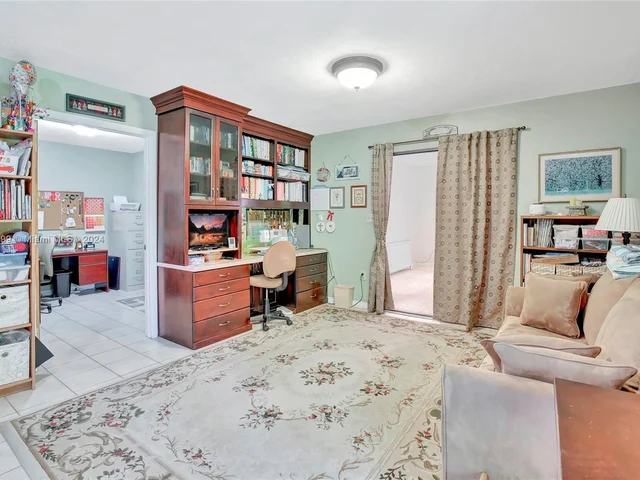 10300 SW 116th Ave, Miami FL 33176