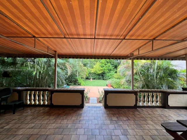 10300 SW 116th Ave, Miami FL 33176