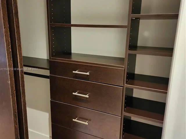 10305 SW 70th St, Miami FL 33173