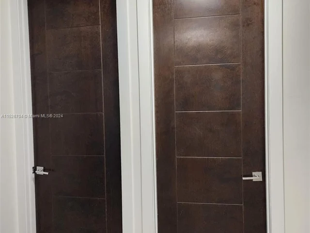 10305 SW 70th St, Miami FL 33173