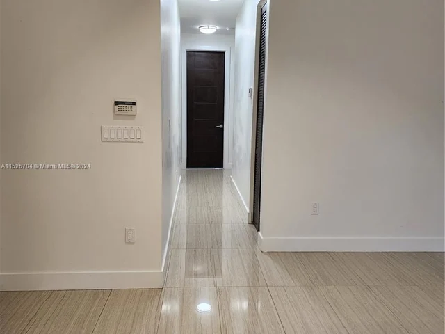 10305 SW 70th St, Miami FL 33173