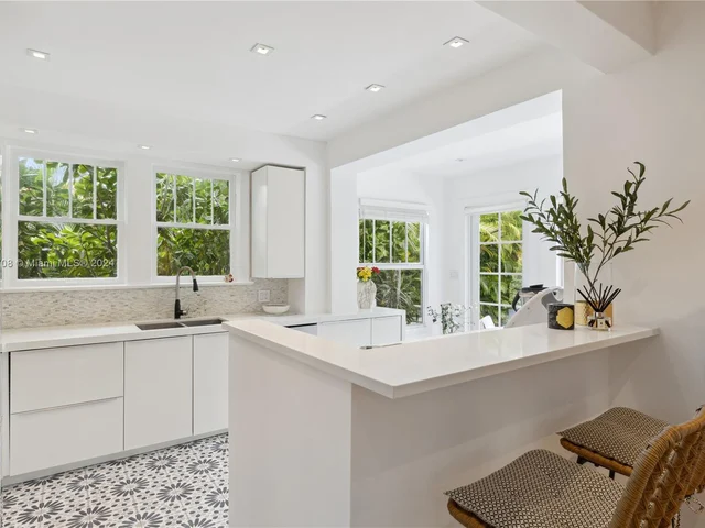 643 NE 69th St, Miami FL 33138