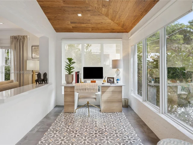 643 NE 69th St, Miami FL 33138