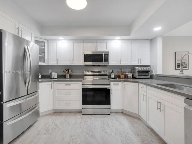 2900 NE 14th St Cswy # 102, Pompano Beach FL 33062