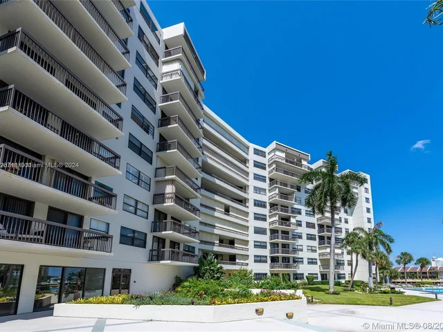 2900 NE 14th St Cswy # 102, Pompano Beach FL 33062