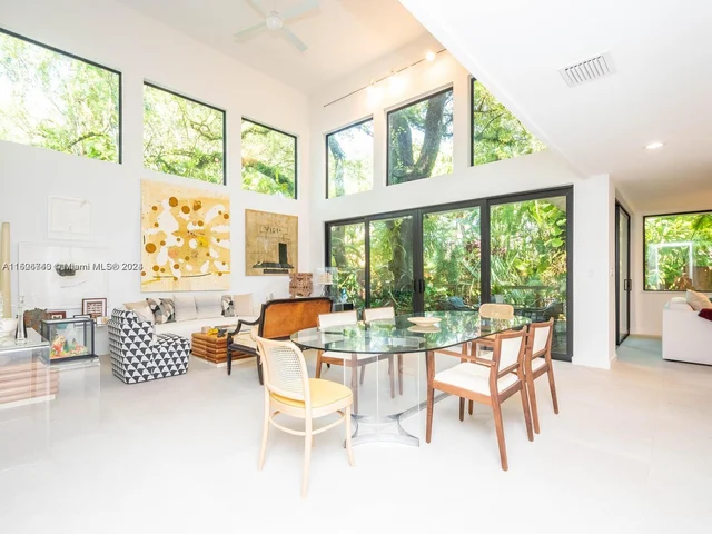 4007 Kumquat Ave, Miami FL 33133