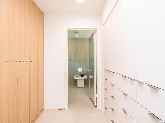 4007 Kumquat Ave, Miami FL 33133