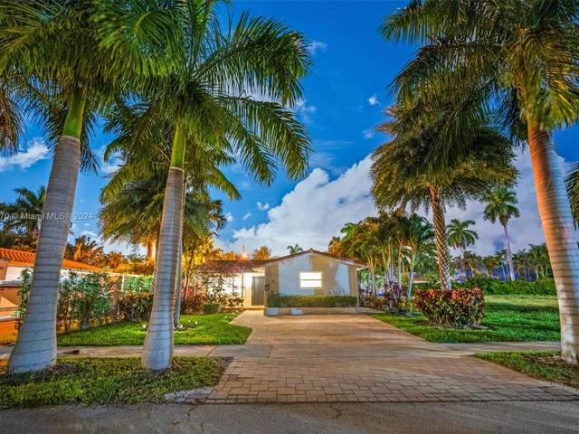 1351 Jackson St, Hollywood FL 33019