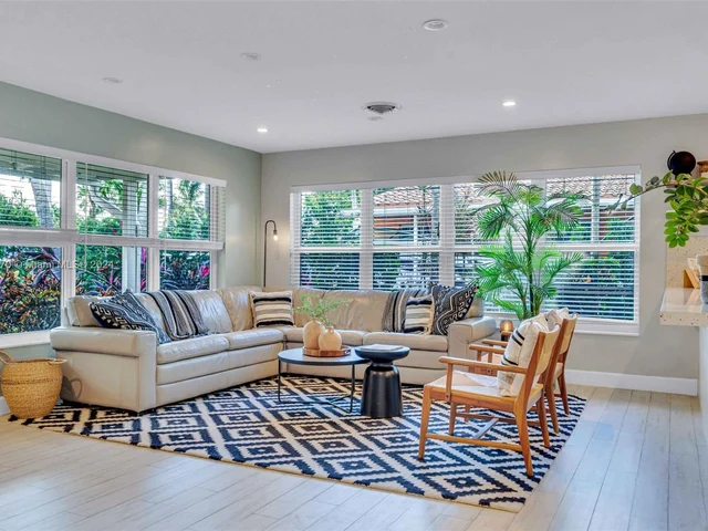 1351 Jackson St, Hollywood FL 33019