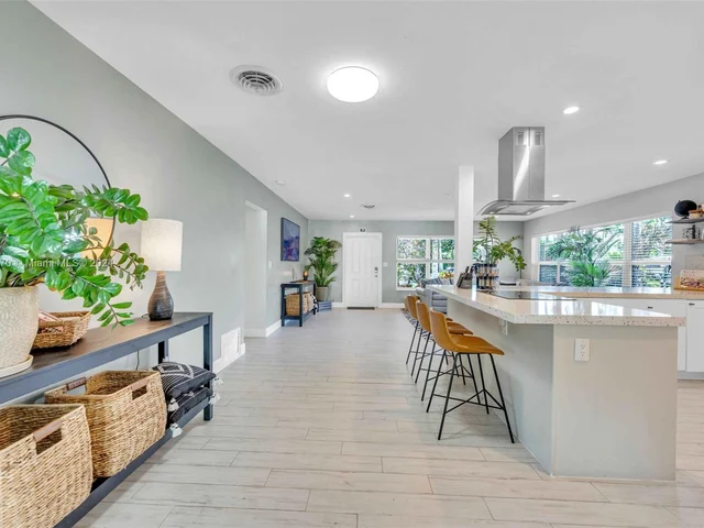 1351 Jackson St, Hollywood FL 33019